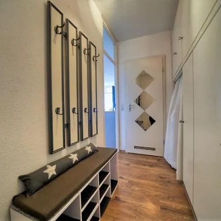 - Haus F, App 0f0808 *